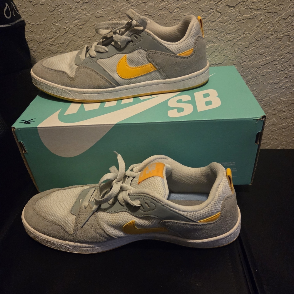 Nike Sb Men's Gray And Yellow Sneakers View 2